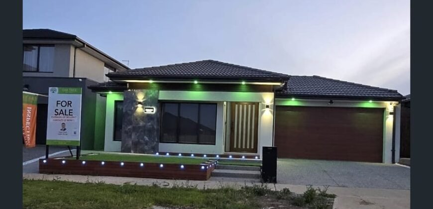 19 Slinky Street, Deanside, Vic 3336